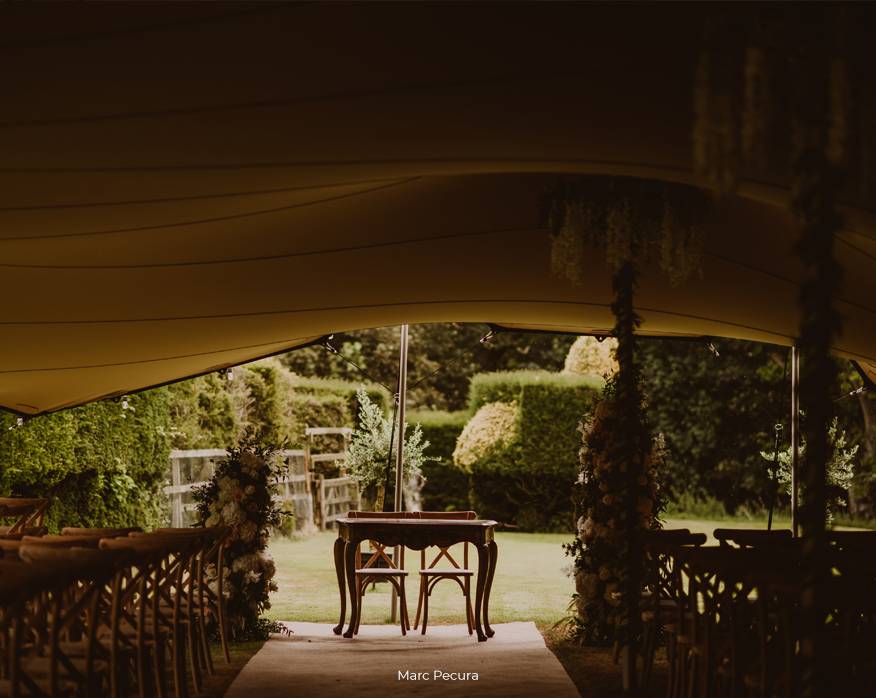 Kinmount House Garden Canopy Table